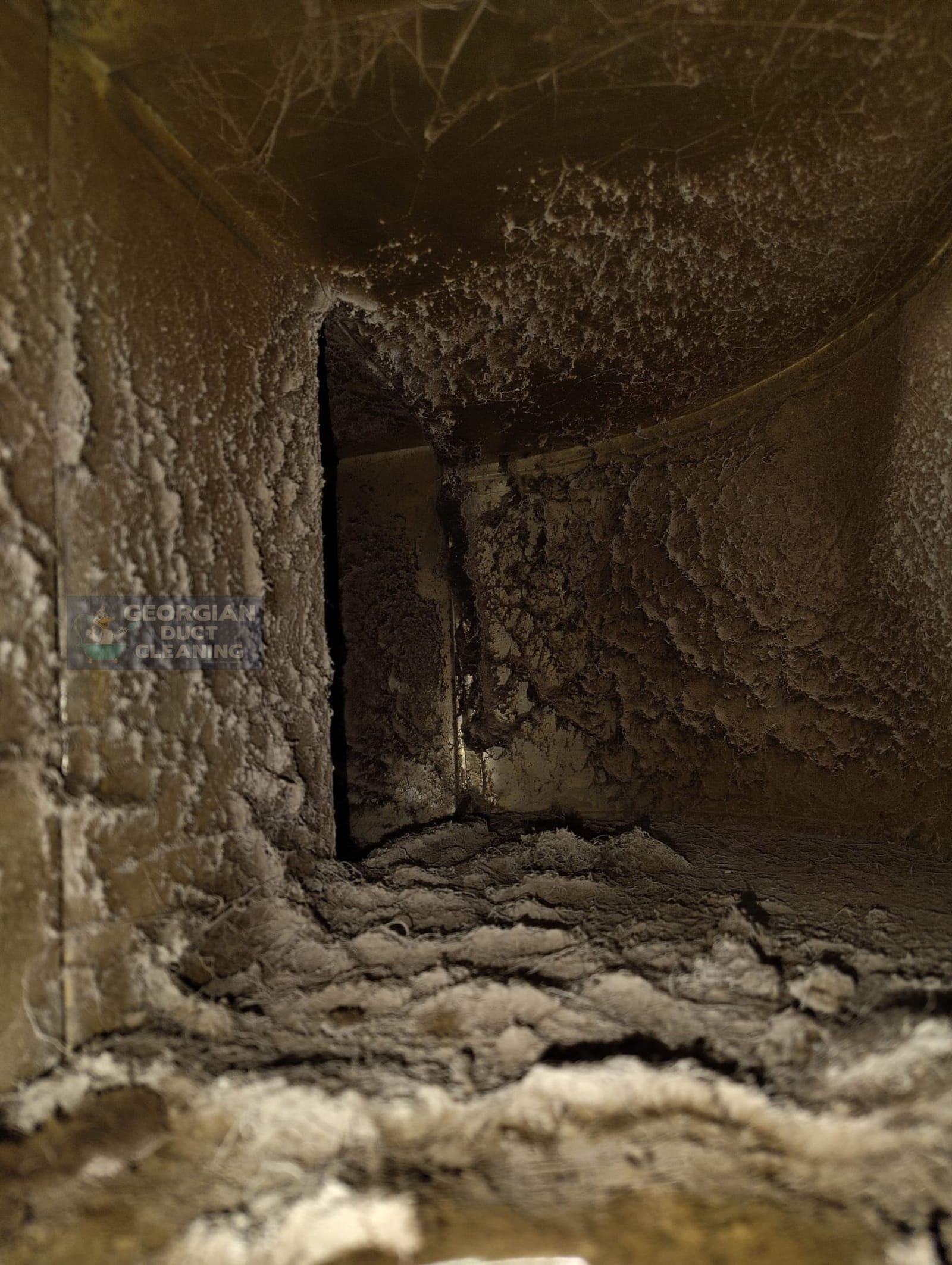 Dirty duct before cleaning
